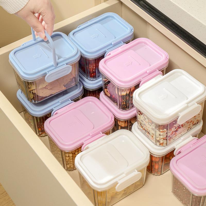Airtight Plastic Food Storage  - огляд і ціна Food And Snacks For Picnic